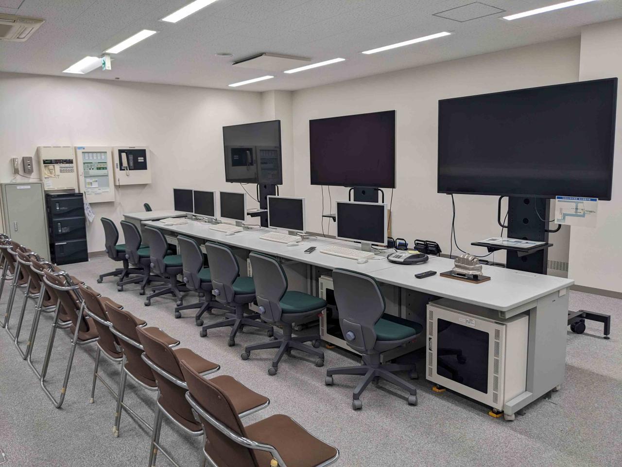 白子川地下調節池管理棟